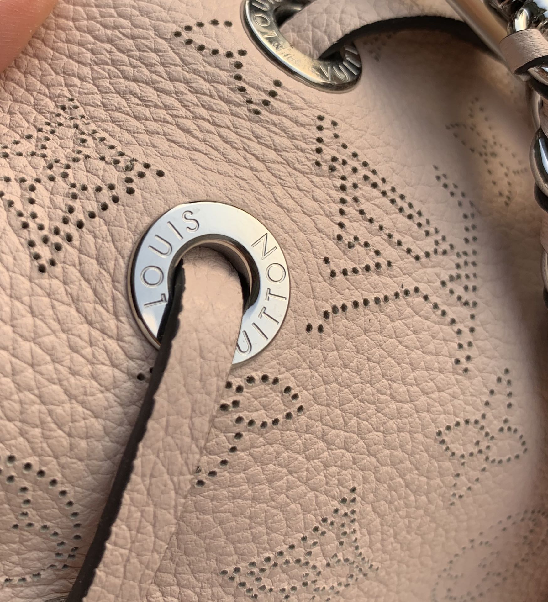 Louis Vuitton LV M59203 Bella Tote Mahina Cr¨¨me Beige