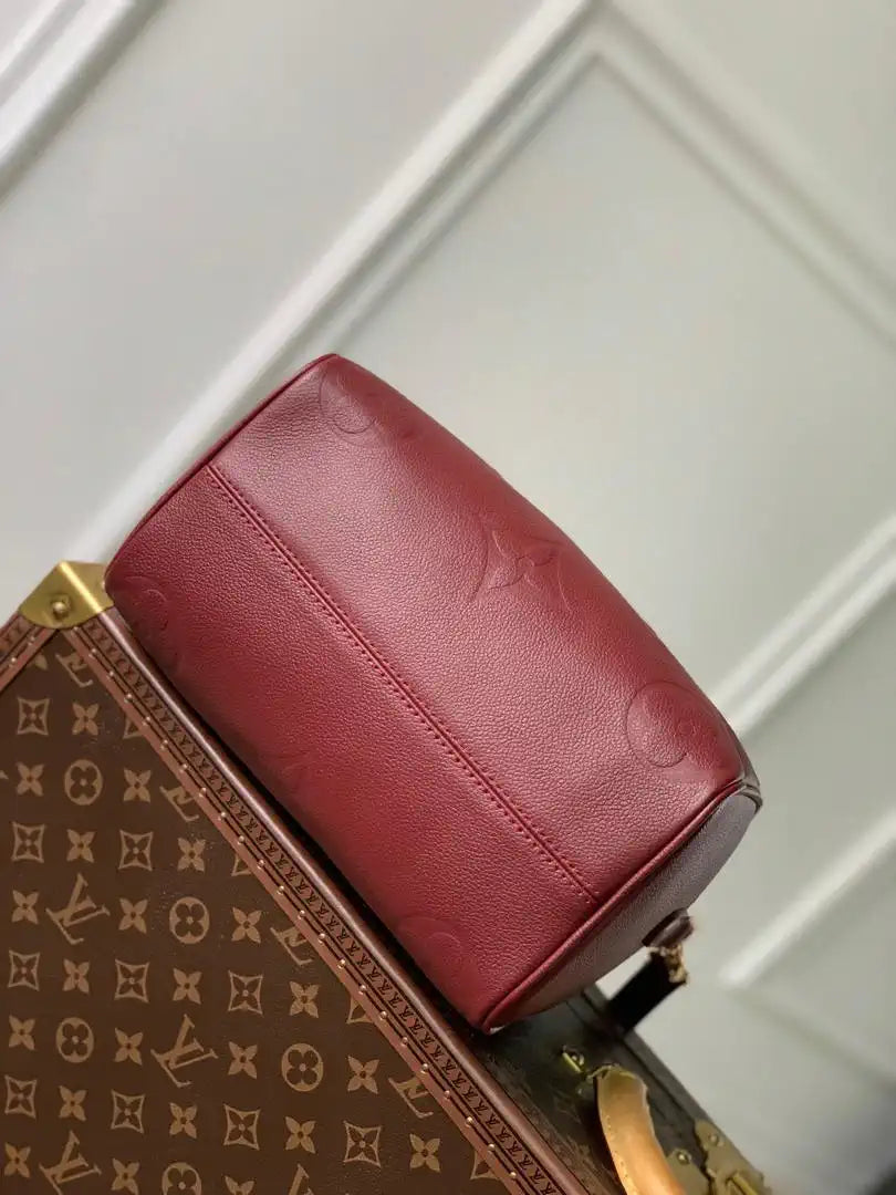 Louis Vuitton LV M59273  Speedy Bandouliere 25 Bag Red
