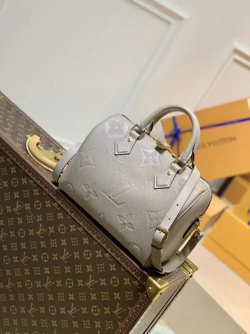 Louis Vuitton LV M59273  Speedy Bandouliere 25 Bag Tourterelle