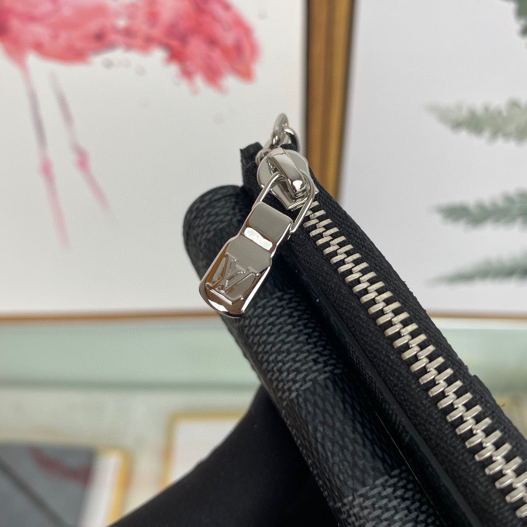 Louis Vuitton LV M69431 Card Holder Recto Verso Black
