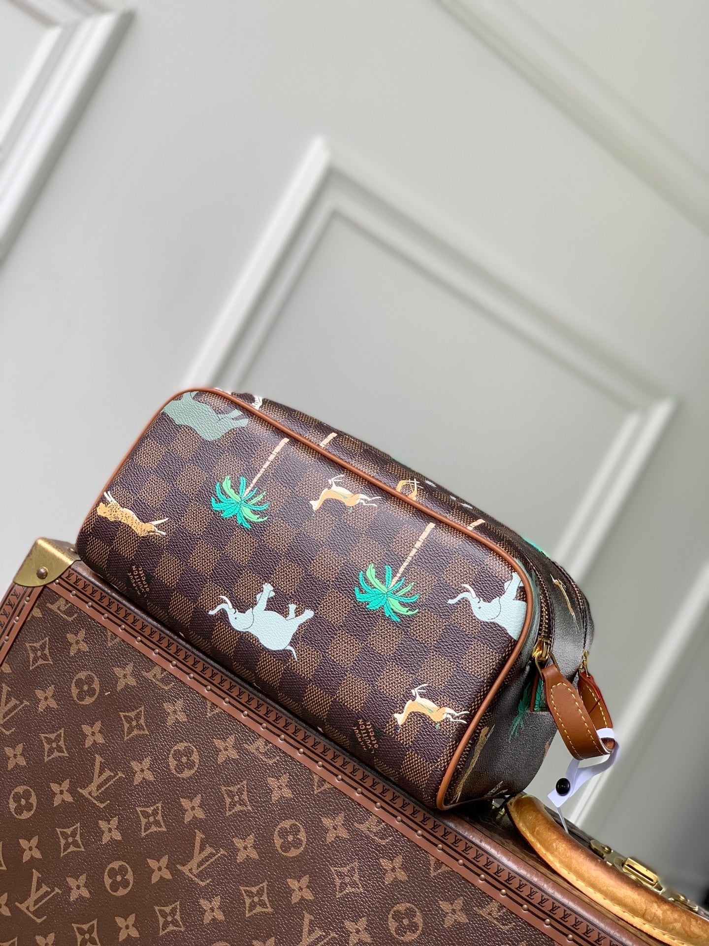 Louis Vuitton  LV N40889 LV x The Darjeeling Limited Dopp Kit Canvas - Default Title - View 3