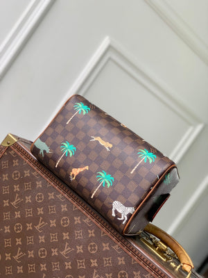 Louis Vuitton  LV N40889 LV x The Darjeeling Limited Dopp Kit Canvas - Default Title - View 4
