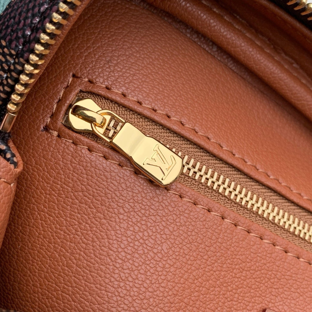 Louis Vuitton  LV N40889 LV x The Darjeeling Limited Dopp Kit Canvas