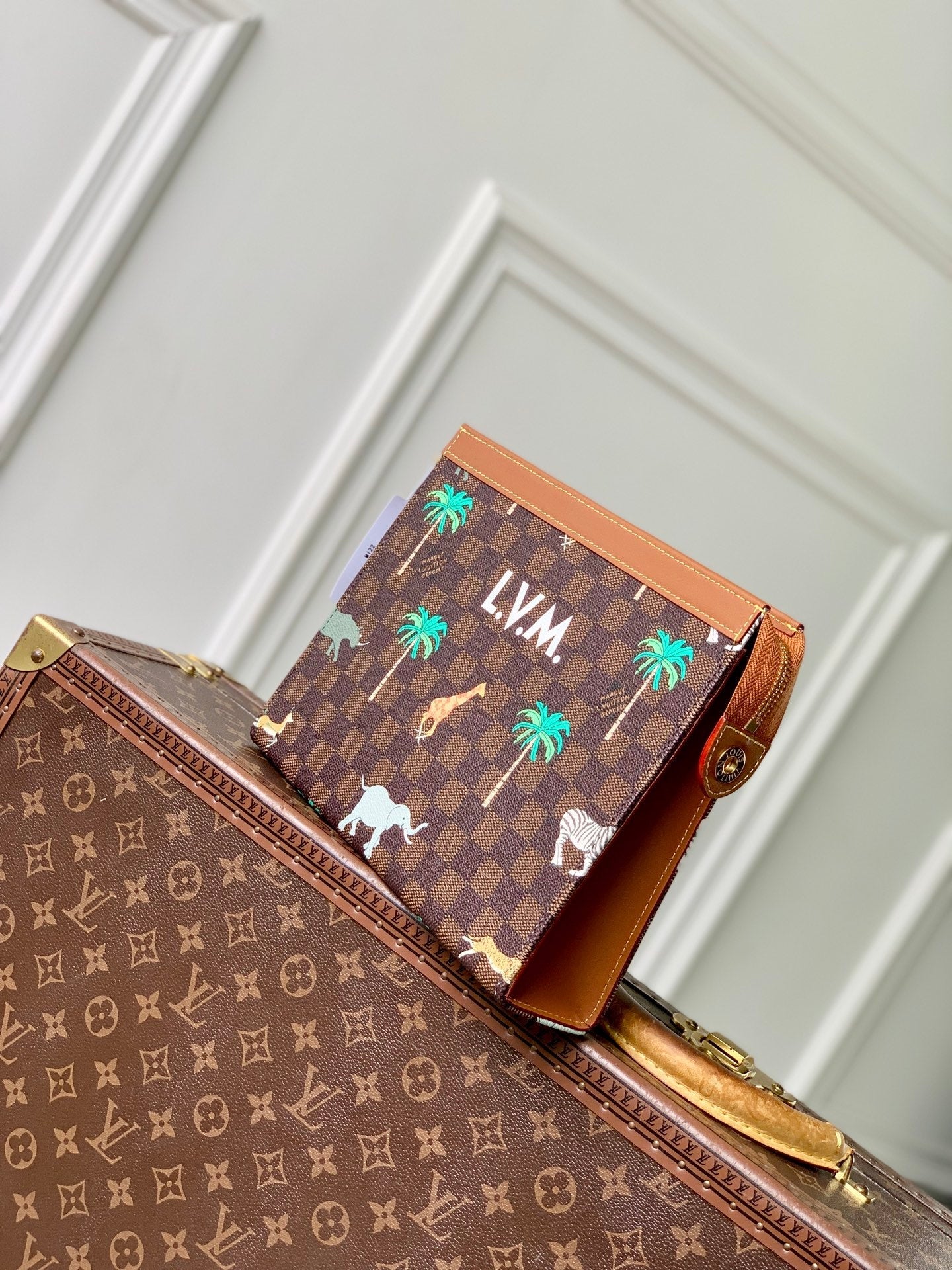 Louis Vuitton  LV N40897 Pochette Voyage MM x The Darjeeling Limited