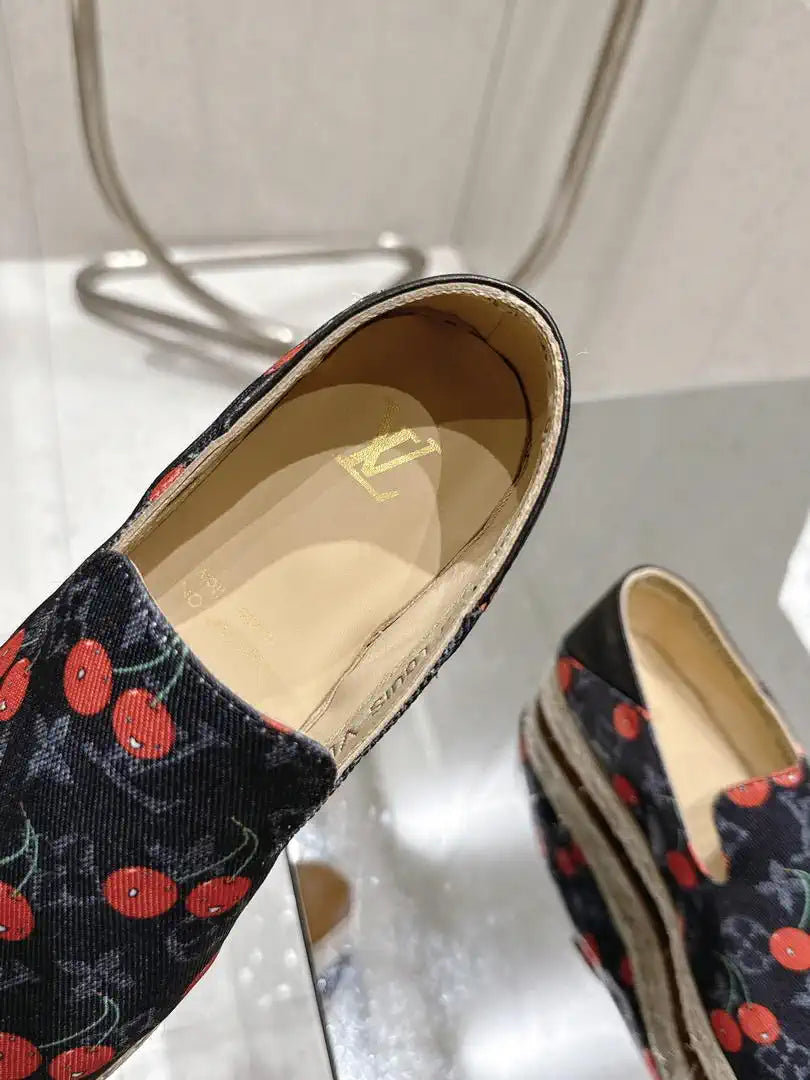 Louis Vuitton LV New Fisherman Classic Monogram Shoes L66306