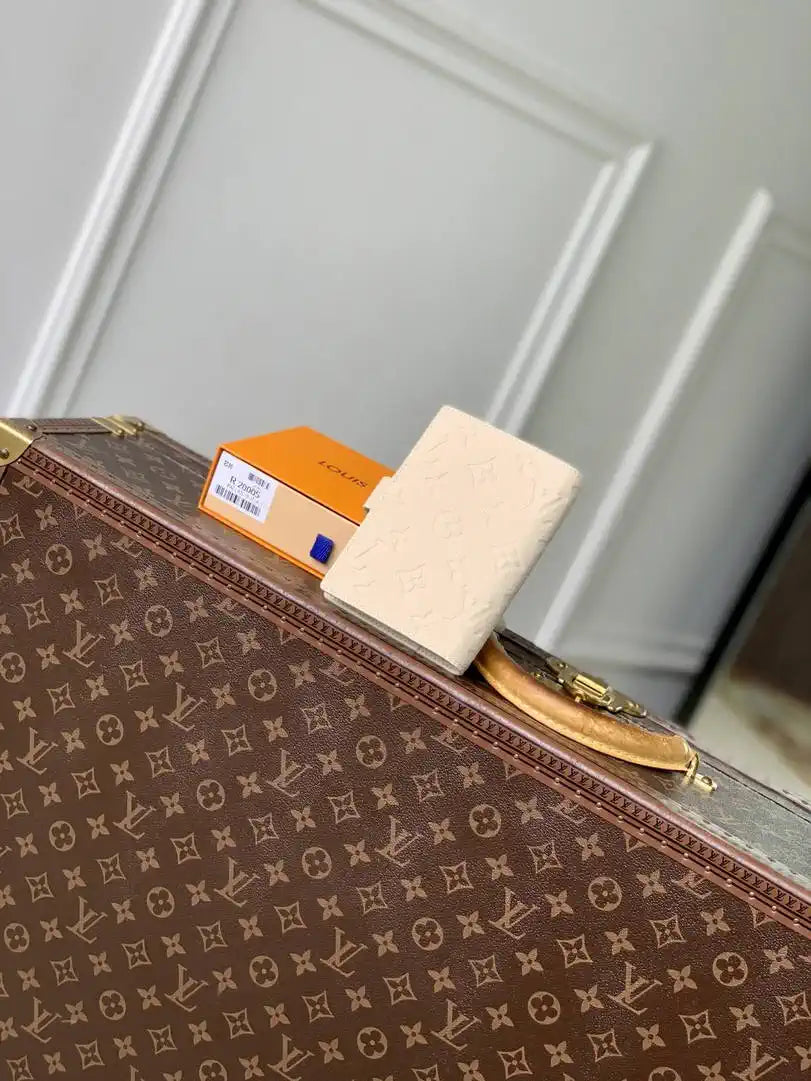 Louis Vuitton LV R20005 Small Ring Agenda Cover Monogram RC10021