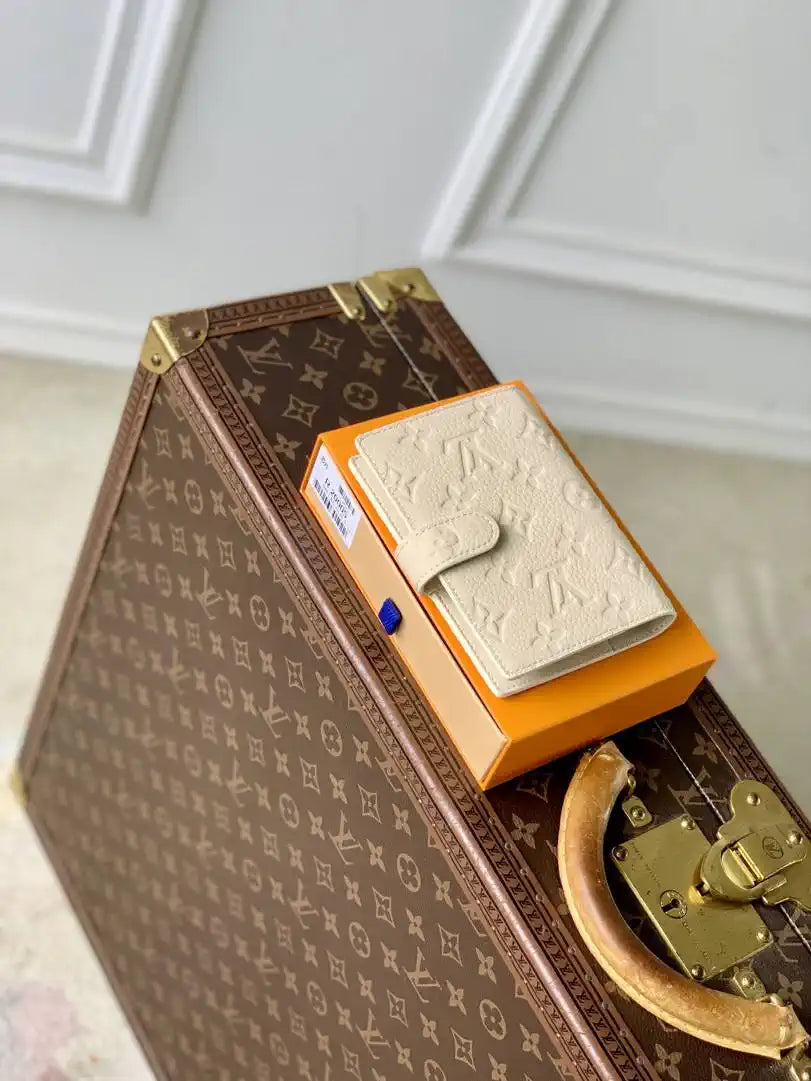 Louis Vuitton LV R20005 Small Ring Agenda Cover Monogram RC10021