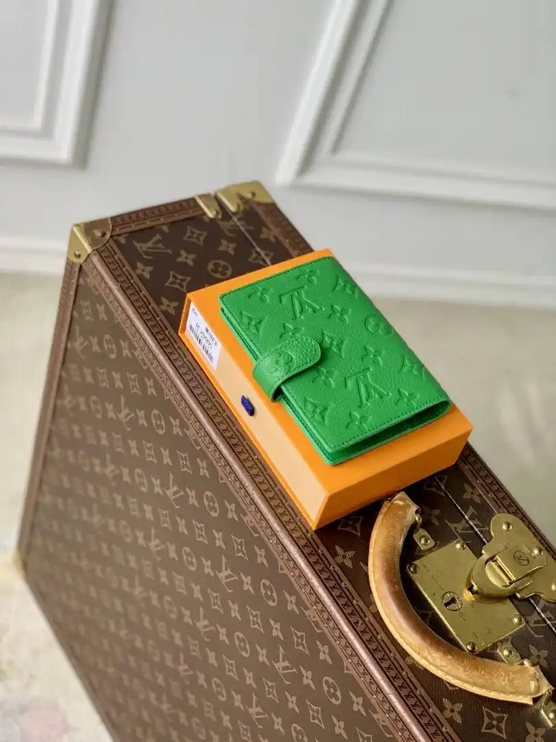 Louis Vuitton LV R20005 Small Ring Agenda Cover Monogram RC10022