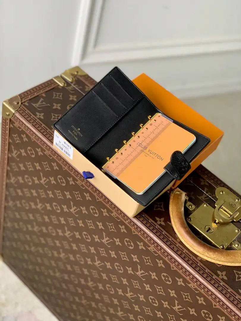 Louis Vuitton LV R20005 Small Ring Agenda Cover Monogram RC10023