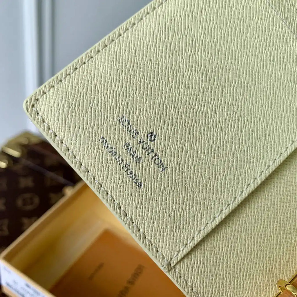 Louis Vuitton LV R20005 Small Ring Agenda Cover Monogram RC10011