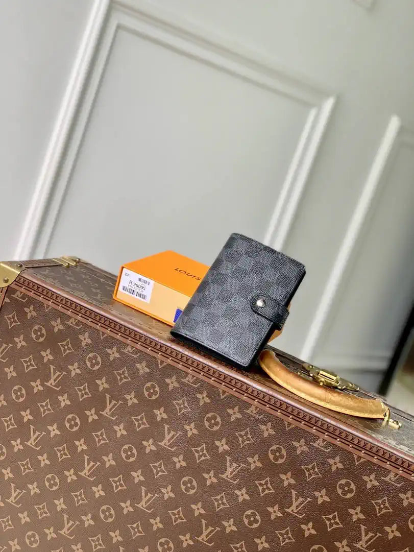 Louis Vuitton LV R20005 Small Ring Agenda Cover Monogram RC10012