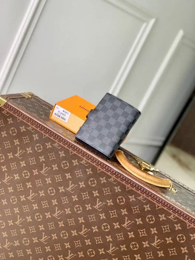 Louis Vuitton LV R20005 Small Ring Agenda Cover Monogram RC10012