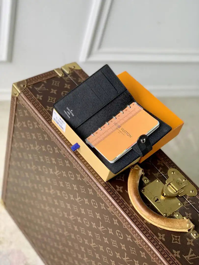 Louis Vuitton LV R20005 Small Ring Agenda Cover Monogram RC10012