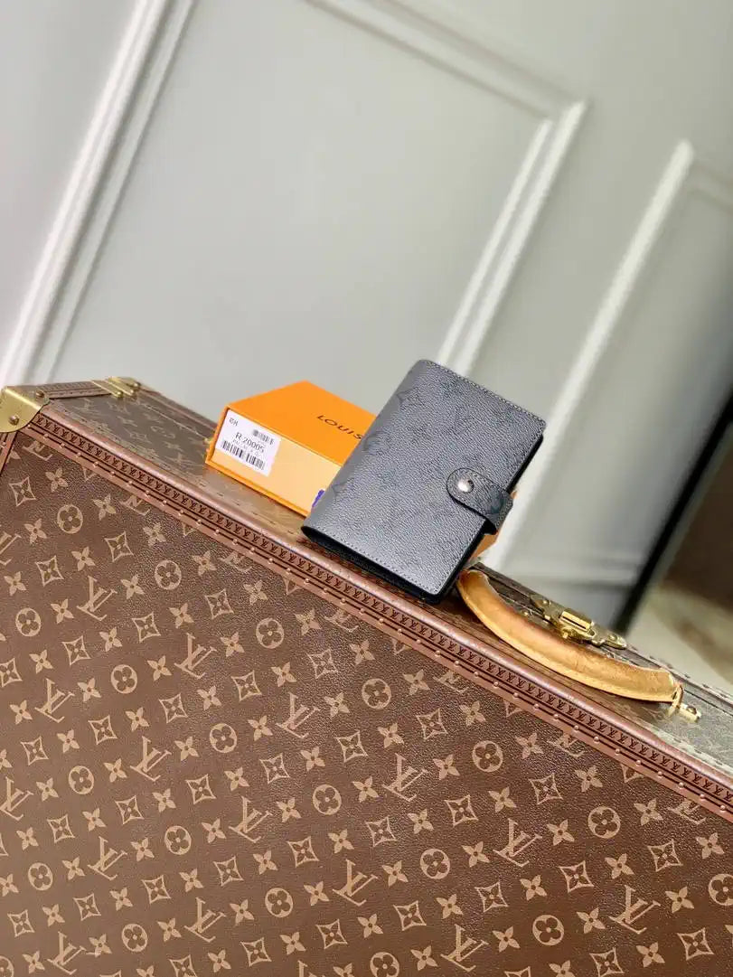 Louis Vuitton LV R20005 Small Ring Agenda Cover Monogram RC10014