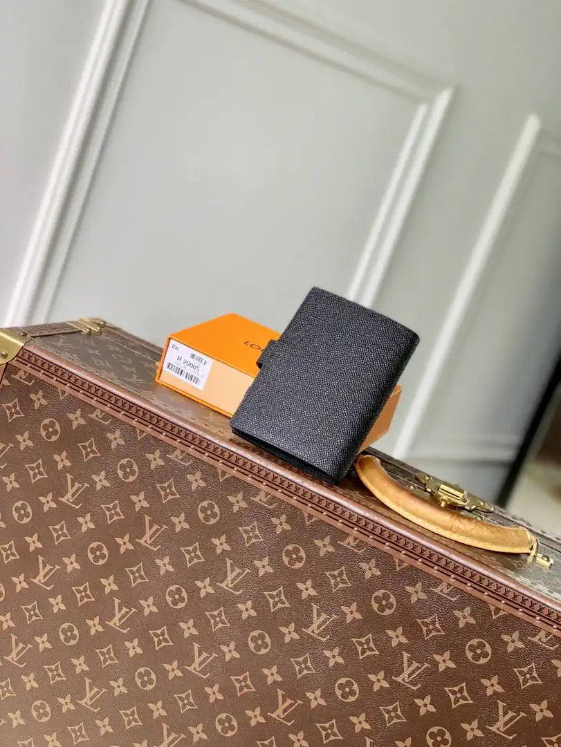 Louis Vuitton LV R20005 Small Ring Agenda Cover Monogram RC10019