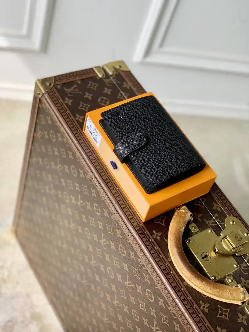 Louis Vuitton LV R20005 Small Ring Agenda Cover Monogram RC10019