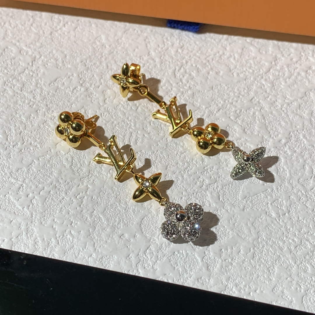 Louis Vuitton M01262 LV Gram Earrings Jewelry L50133 - Default Title - View 1