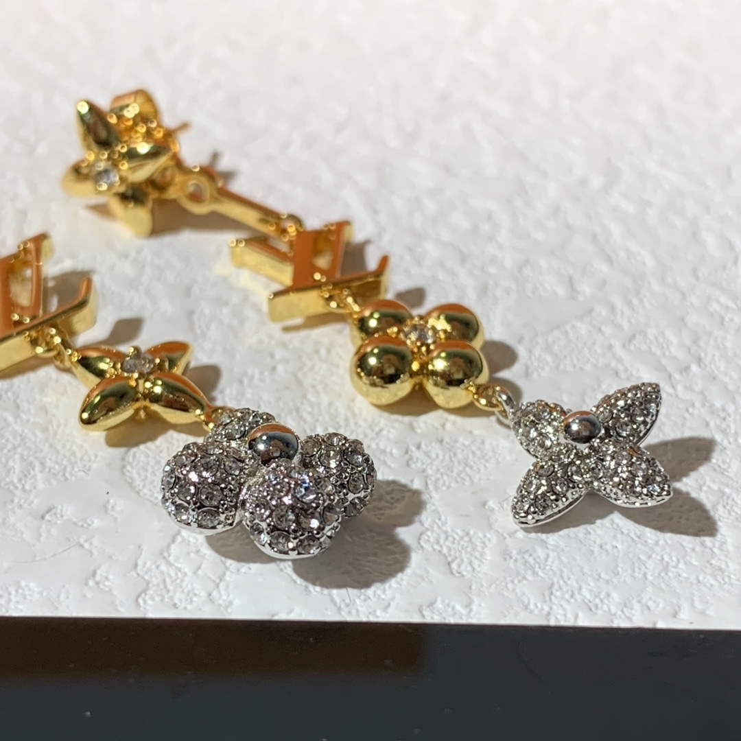 Louis Vuitton M01262 LV Gram Earrings Jewelry L50133