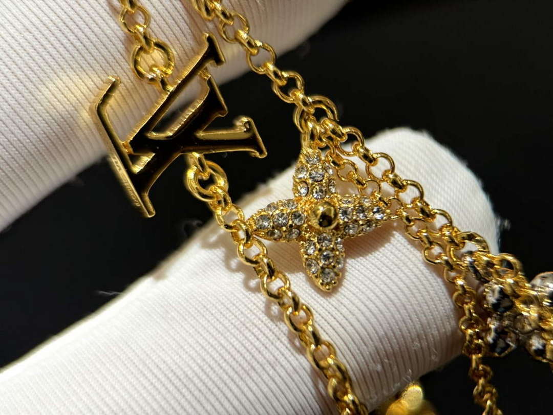 Louis Vuitton M1044A LV Gram Bracelet Jewelry L50137