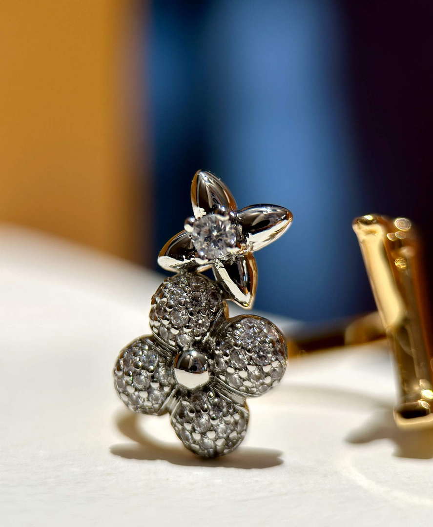 Louis Vuitton M1093M LV Gram Ring Jewelry L50127