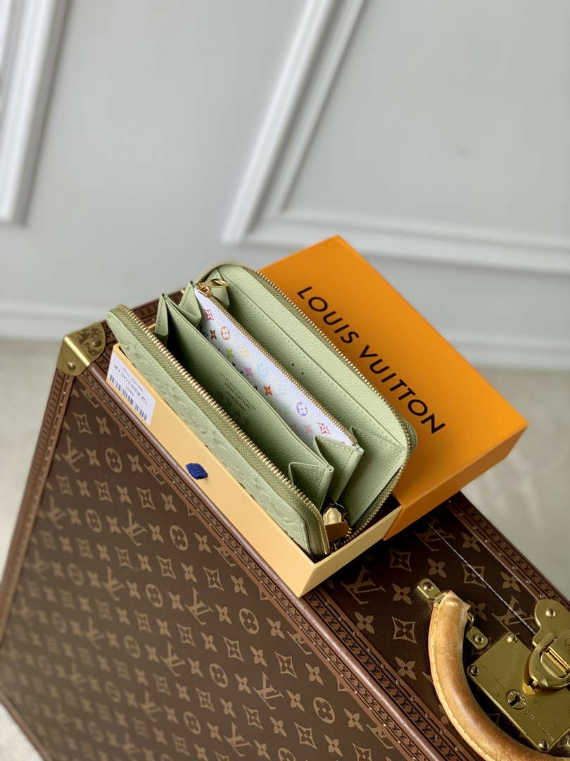 Louis Vuitton M13618 LV x TM Zippy Wallet Monogram Green tea