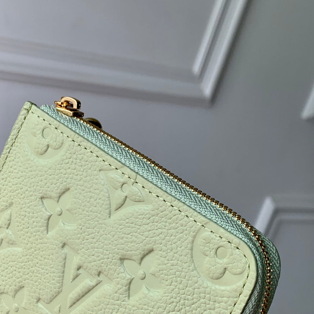 Louis Vuitton M13801  LV x TM Carteira Compacta Noa Green tea