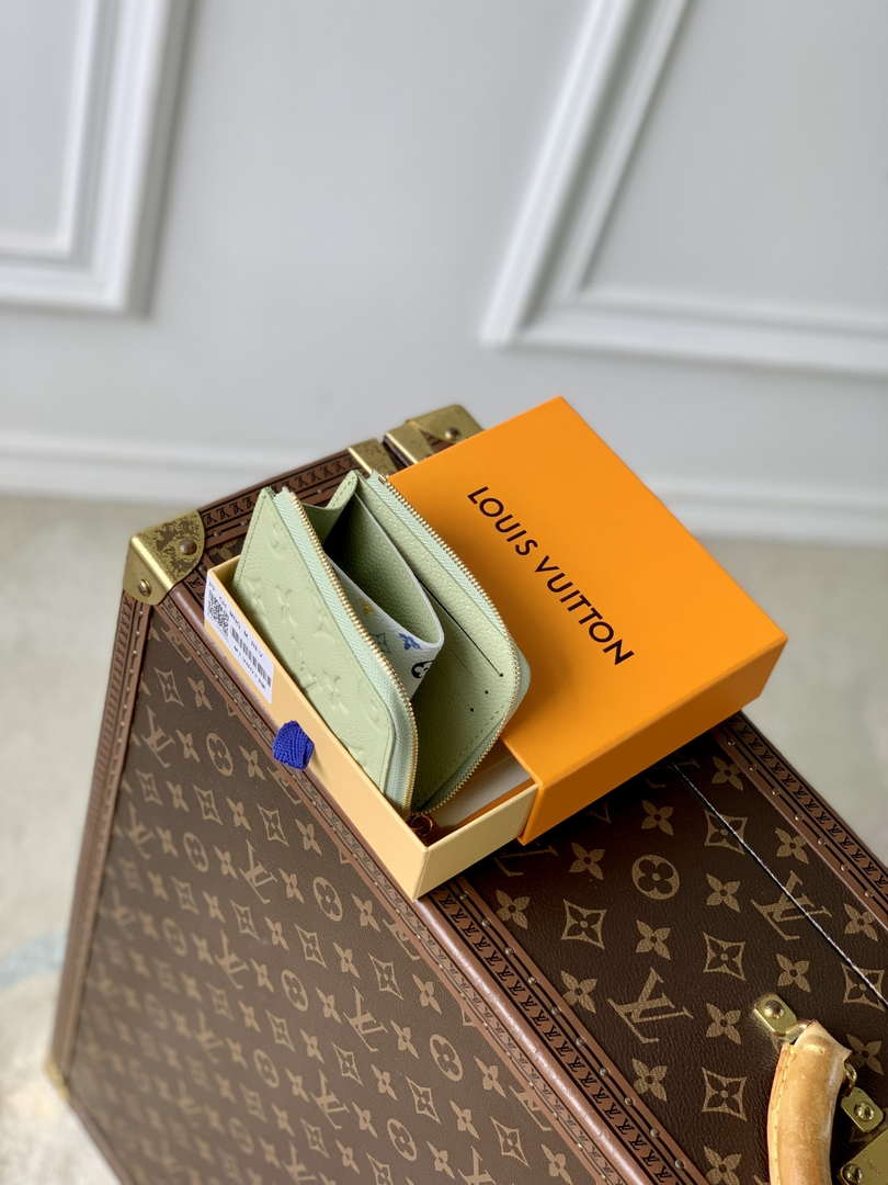 Louis Vuitton M13801  LV x TM Carteira Compacta Noa Green tea