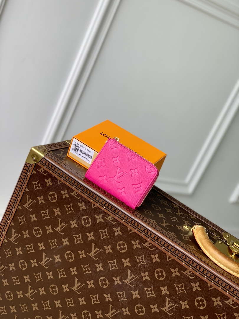 Louis Vuitton M13801  LV x TM Carteira Compacta Noa Rose Red
