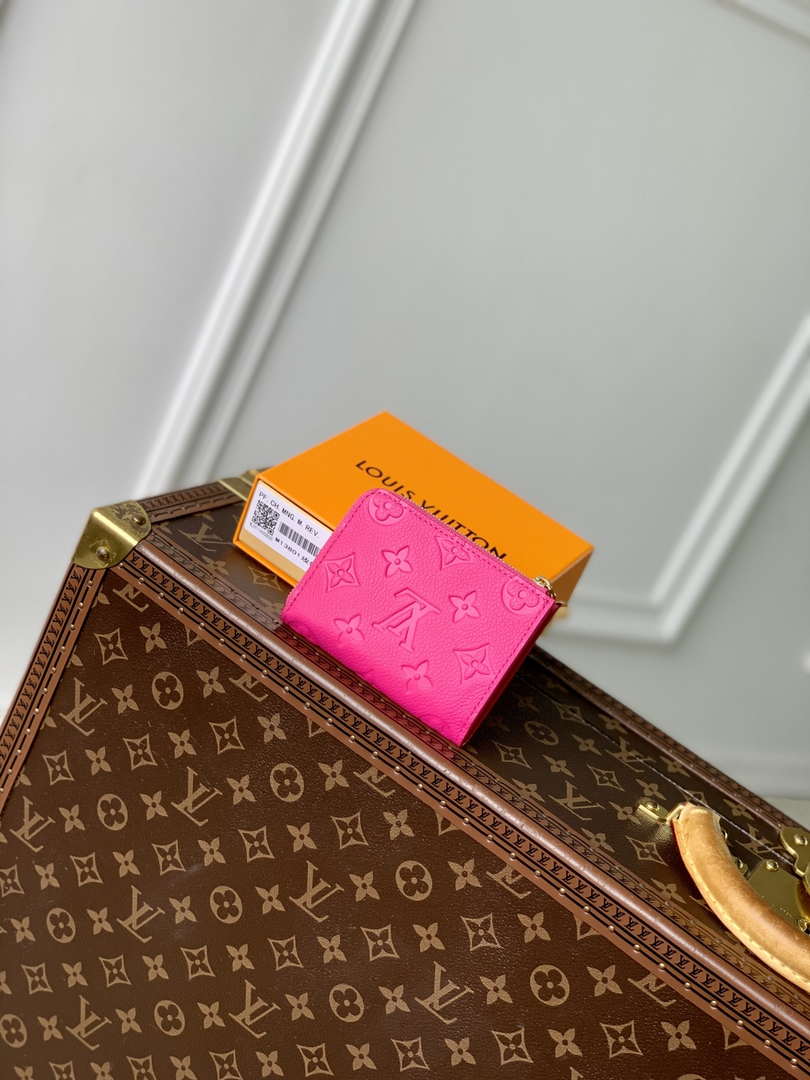 Louis Vuitton M13801  LV x TM Carteira Compacta Noa Rose Red