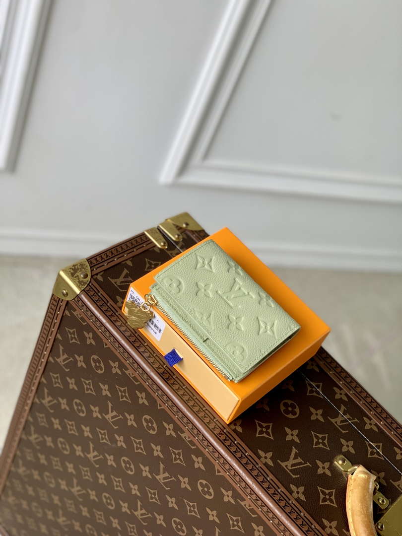 Louis Vuitton M14088 LV x TM Lisa Wallet Green Tea