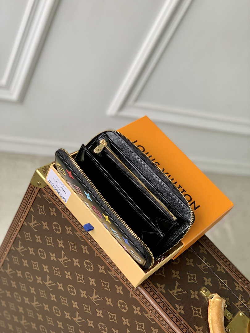 Louis Vuitton M14096 LV x TM Carteira Zippy Monogram Black - Default Title - View 9
