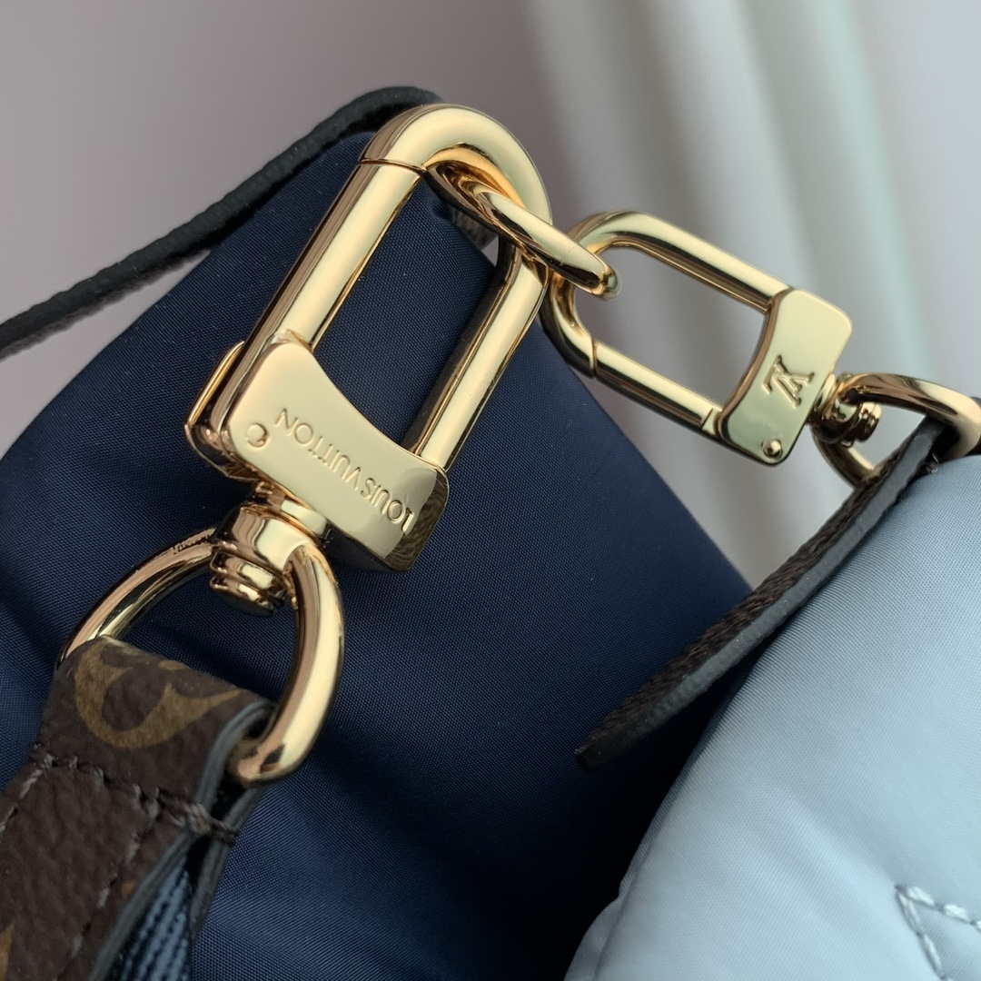 Louis Vuitton M21057 LV Maxi Multi Pochette Accessoires Bag M21056 Navy Blue and Silver - Default Title - View 7