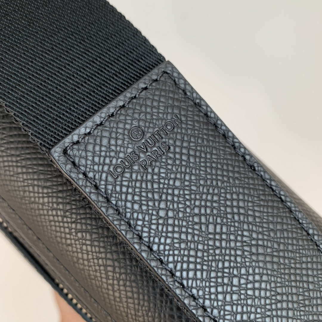 Louis Vuitton M30850 District PM Taiga infini Black - Default Title - View 6