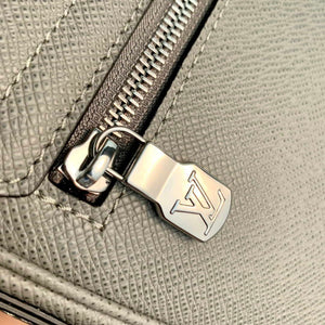 Louis Vuitton M30851 District PM Taiga infini Gray - Default Title - View 4