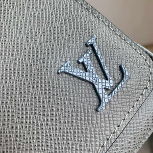 Louis Vuitton M30851 District PM Taiga infini Gray - Default Title - View 6