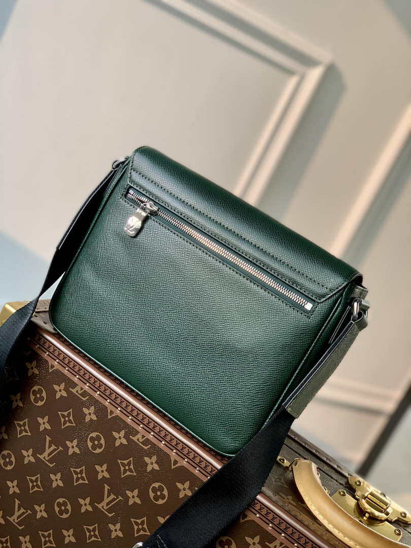 Louis Vuitton M30861 District PM Taiga infini Dark Green bag - Default Title - View 2