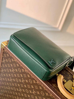 Louis Vuitton M30861 District PM Taiga infini Dark Green bag - Default Title - View 3