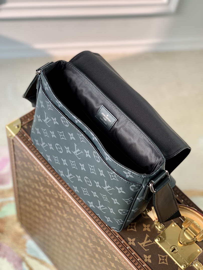 Louis Vuitton M46255 District PM Monogram Eclipse Bag - Default Title - View 8