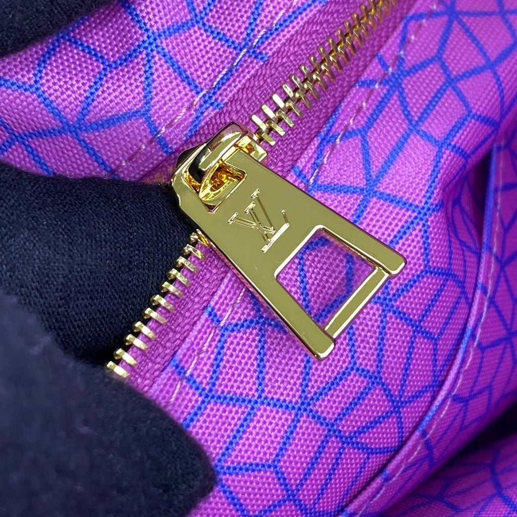 Louis Vuitton M46466 LV x YK OnTheGo MM Bag