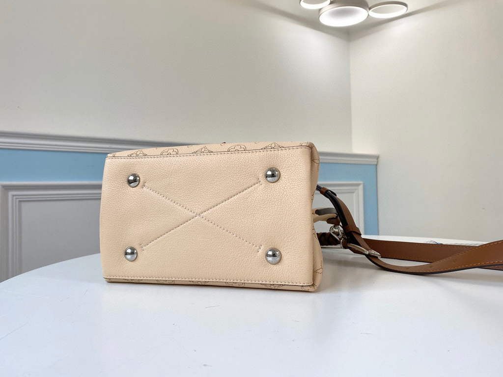 Louis Vuitton M55801 LV M55800 Muria M55799 Mahina Leather beige