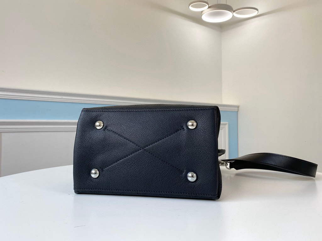 Louis Vuitton M55800 LV M55800 Muria M55799 Mahina Leather Black
