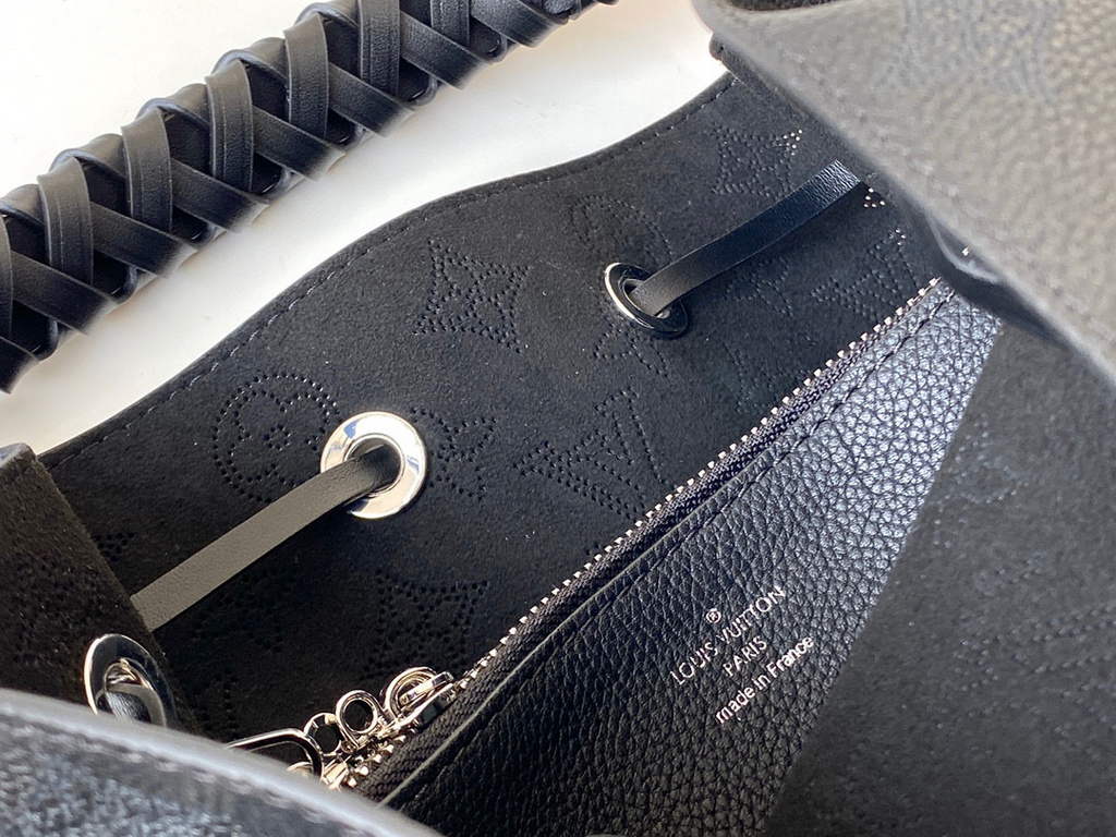 Louis Vuitton M55800 LV M55800 Muria M55799 Mahina Leather Black