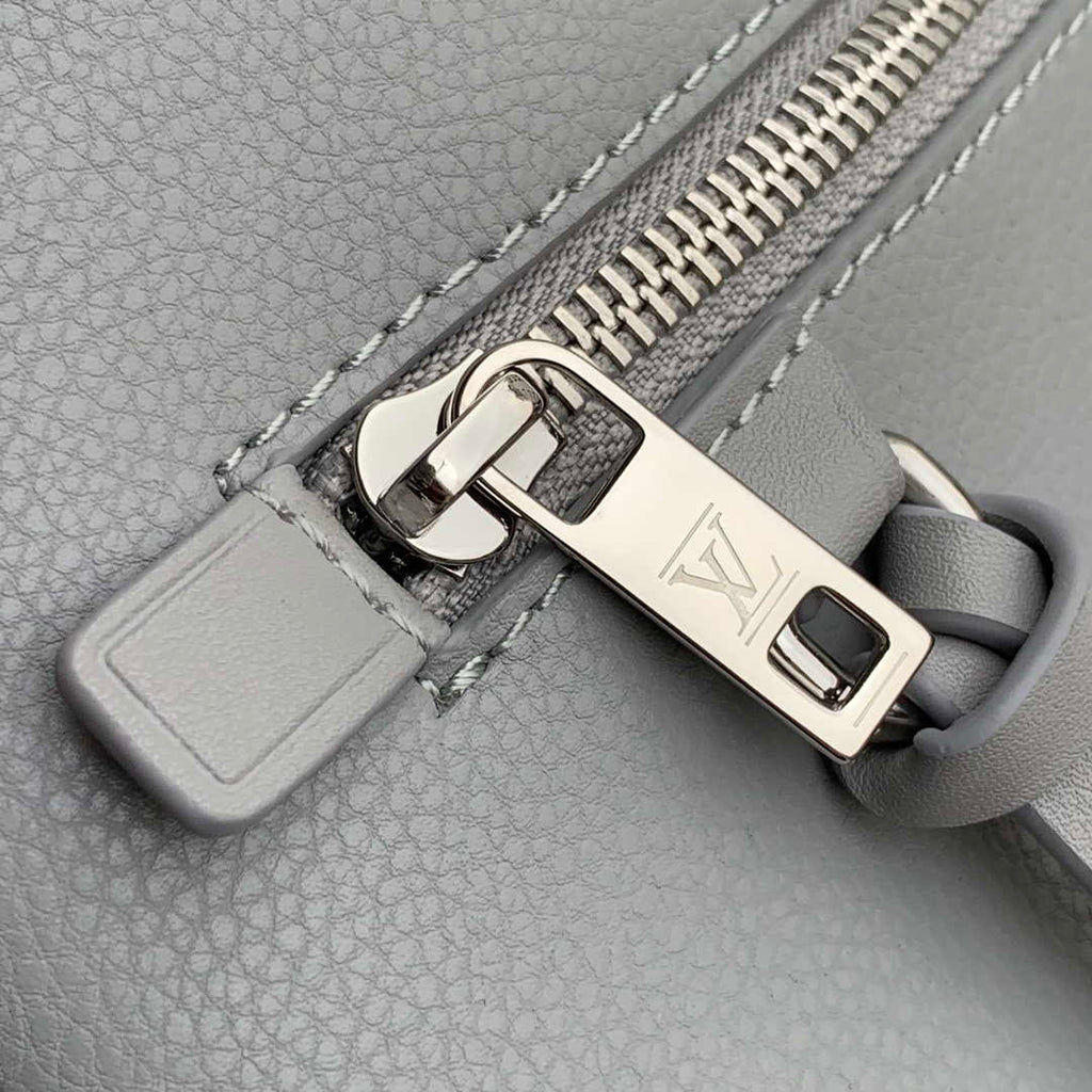 Louis Vuitton M69836 LV Aerogram Pochette iPad M69837 Gray
