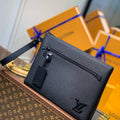 Louis Vuitton M69837 LV Aerogram Pochette iPad Black - Default Title - View 1