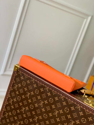 Louis Vuitton M69837 LV Aerogram Pochette iPad Orange - Default Title - View 4