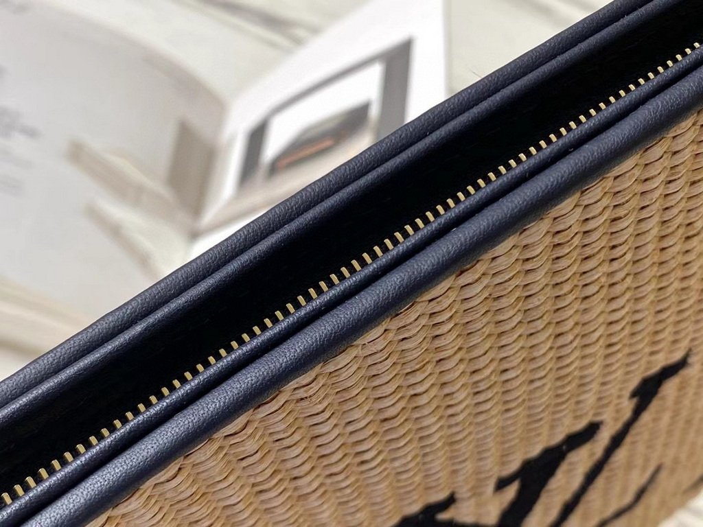 LV M80352 Louis Vuitton M80351  Toiletry Pouch 26 Monogram Canvas Blue