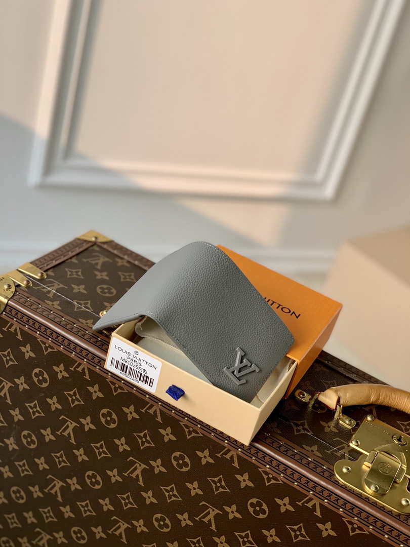Louis Vuitton M81026 Multiple Wallet LV aerogram Gray