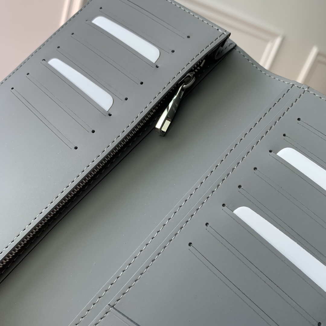 Louis Vuitton M81153 Brazza Organizer LV aerogram Gray