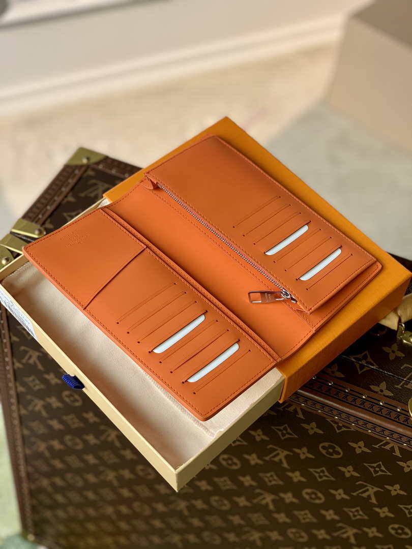 Louis Vuitton M81153 Brazza LV aerogram Orange