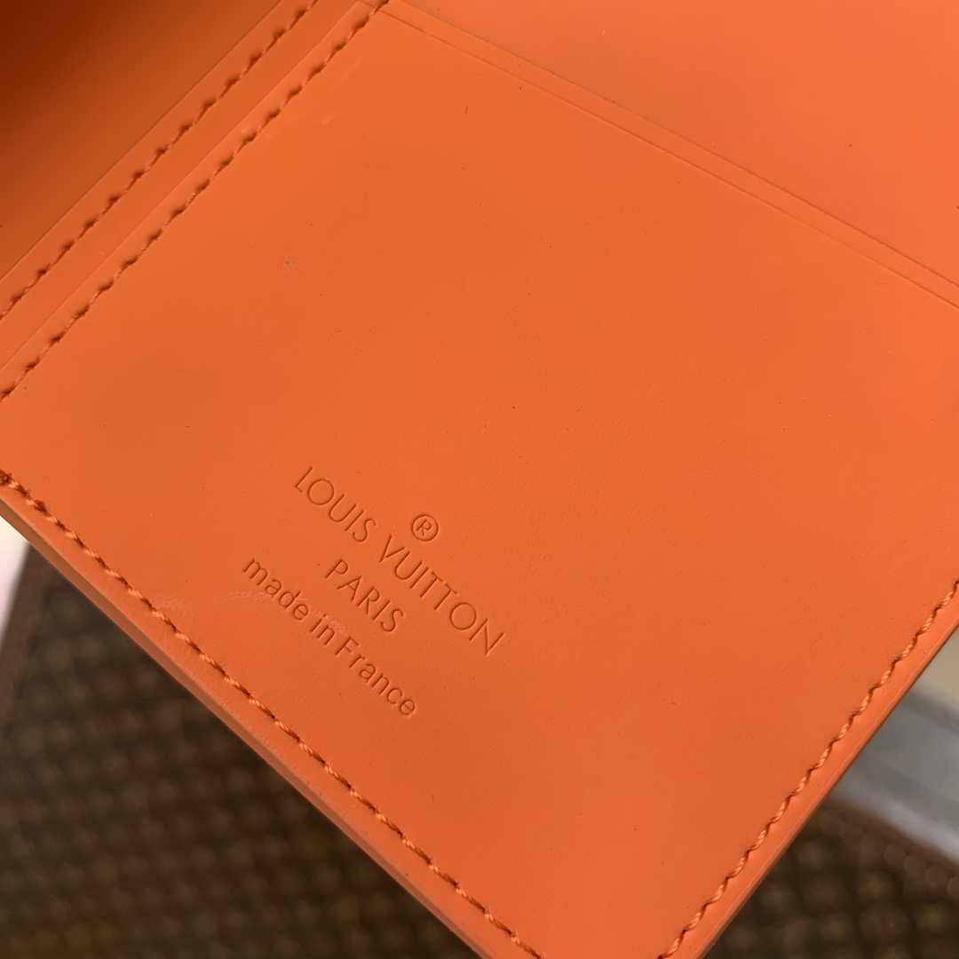 Louis Vuitton M81153 Brazza LV aerogram Orange